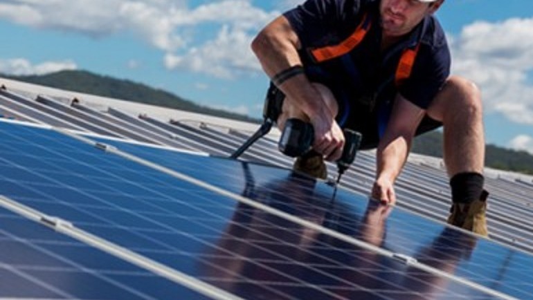 Panneaux solaires : quel est leur impact sur votre assurance habitation ?