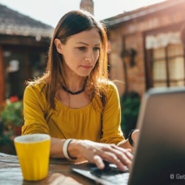 Télétravailler à l’étranger ? Parlez-en à votre employeur !
