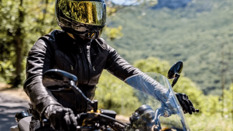 Quels sont les équipements obligatoires pour le motard ?